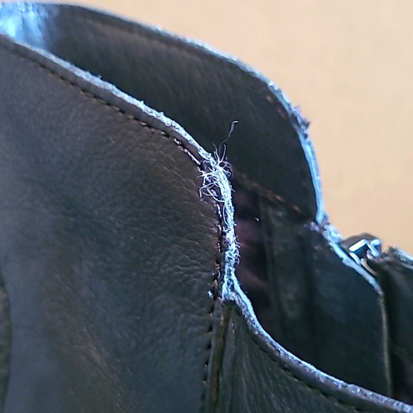 EUC BORN black ankle boots size 8.5 - Picture 9 of 11